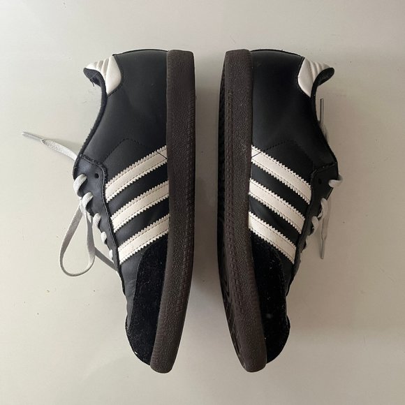 Samba Classic Shoes - Picture 2 of 4